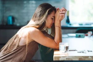 Symptoms of chronic sadness and hopelessness