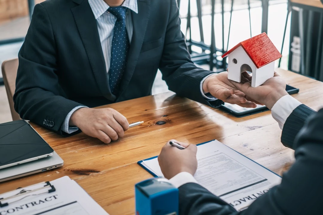 How to Apply for a First-Time Homebuyer Loan f